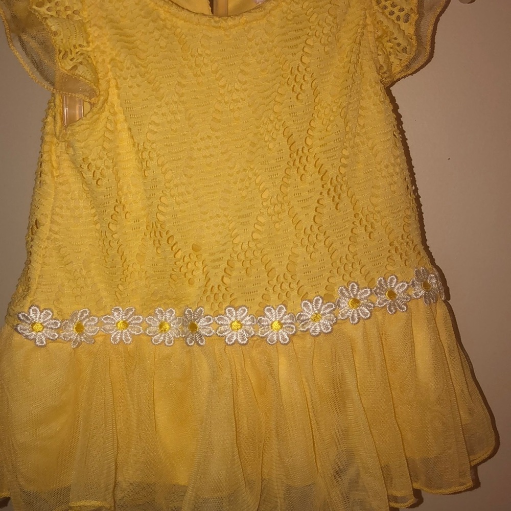 yellow shirt or dress , can b worn as both